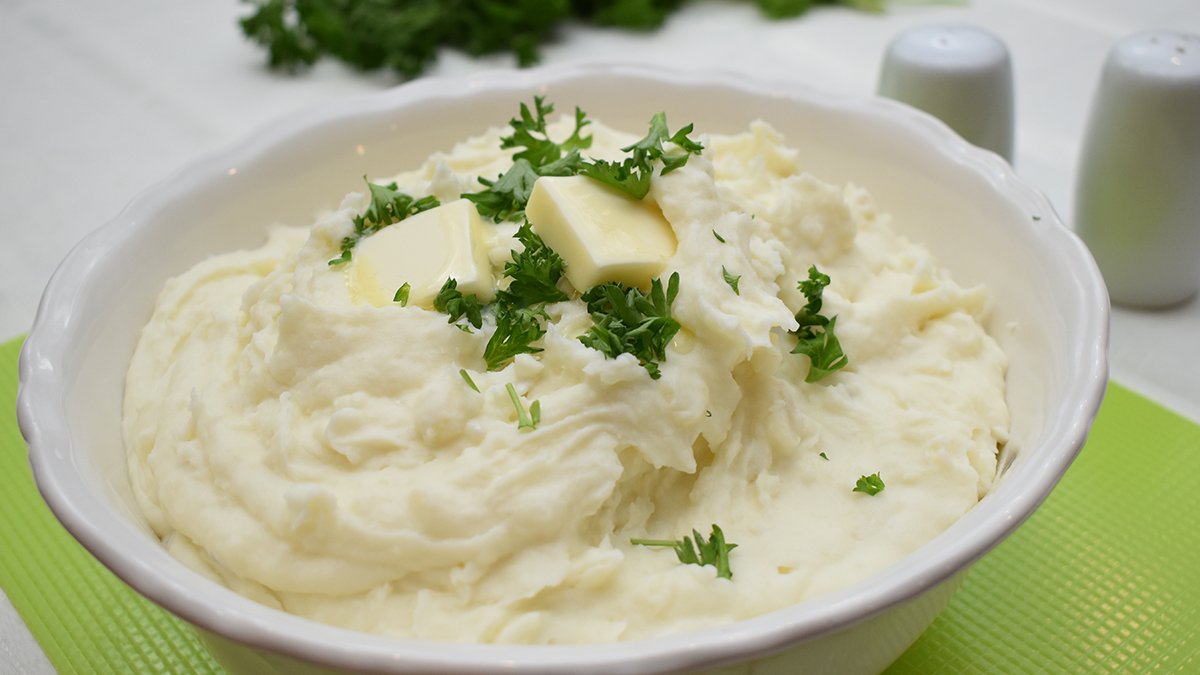 Amazing Creamy Mashed Potatoes - Zigeze