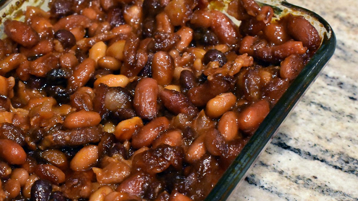 Classic Southern Baked Beans - Zigeze