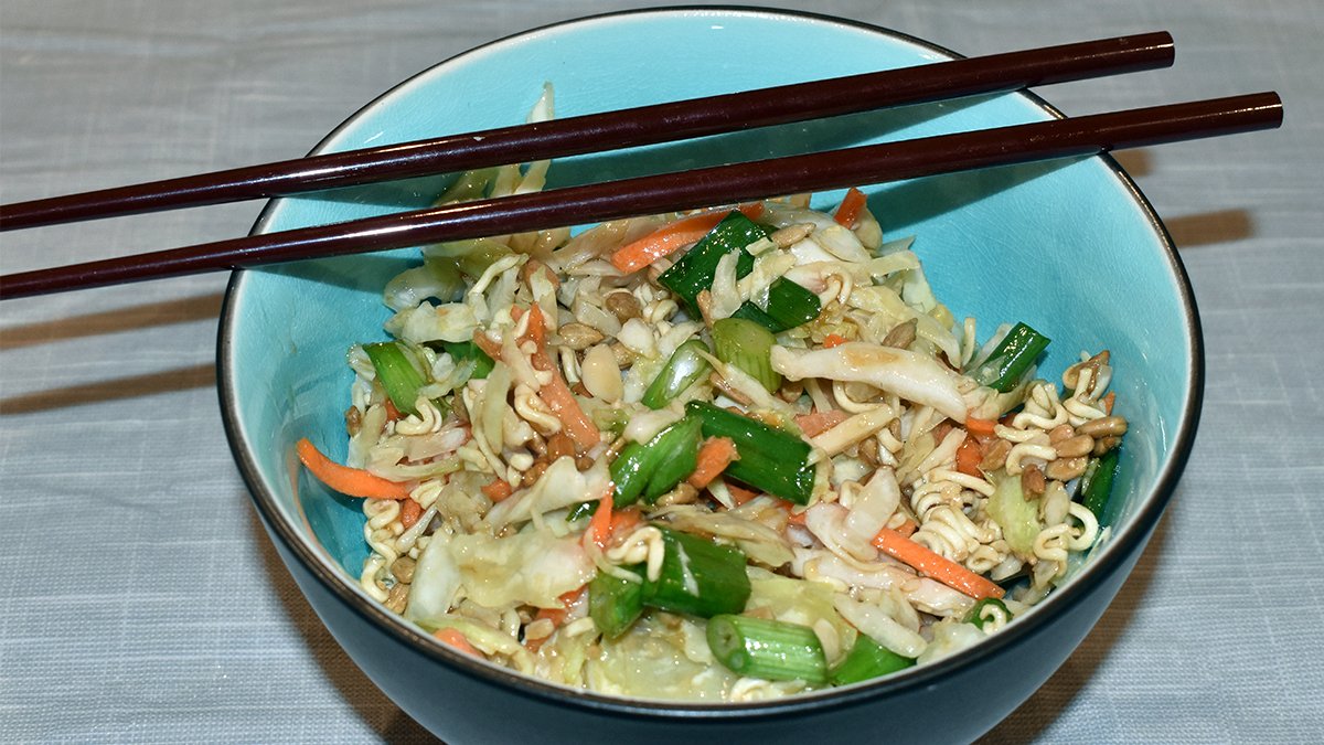 Sesame Ginger Asian Cabbage Salad - Zigeze