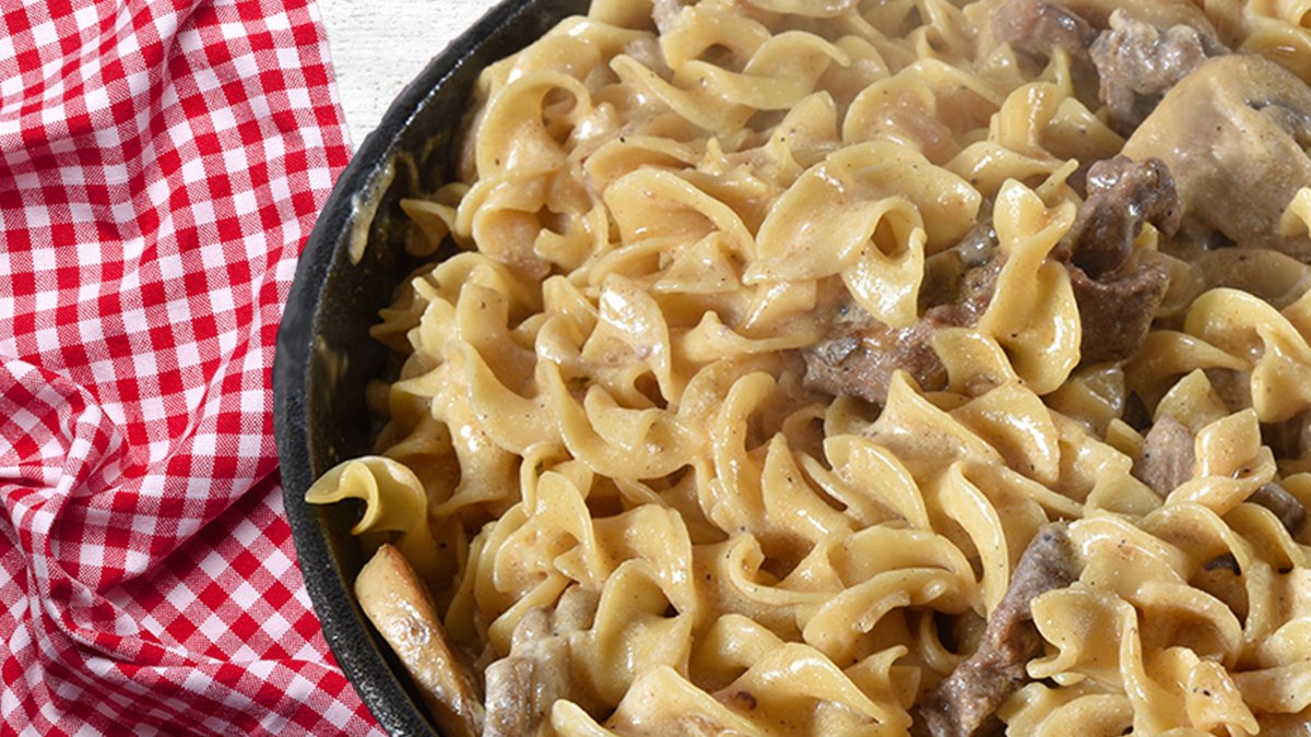 Slow Cooker Beef Stroganoff - Zigeze