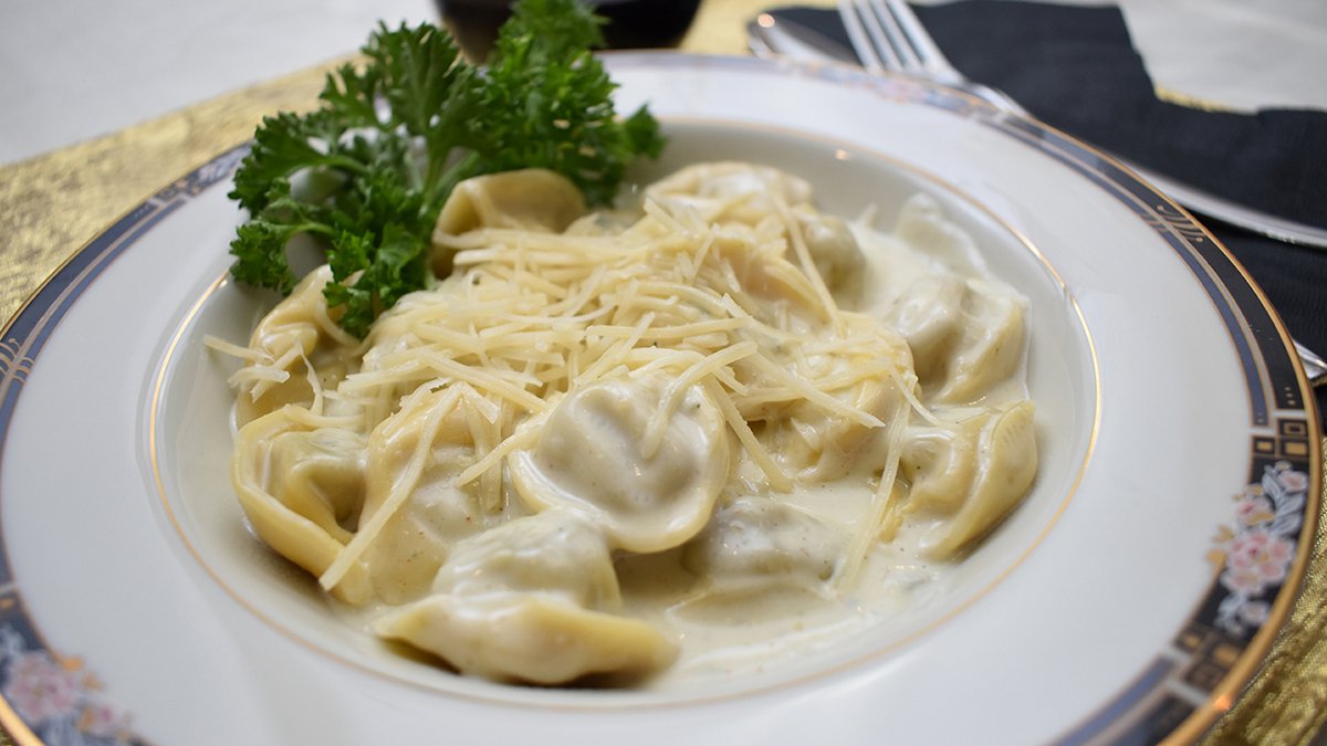 Tortellini with Gorgonzola Sauce - Zigeze