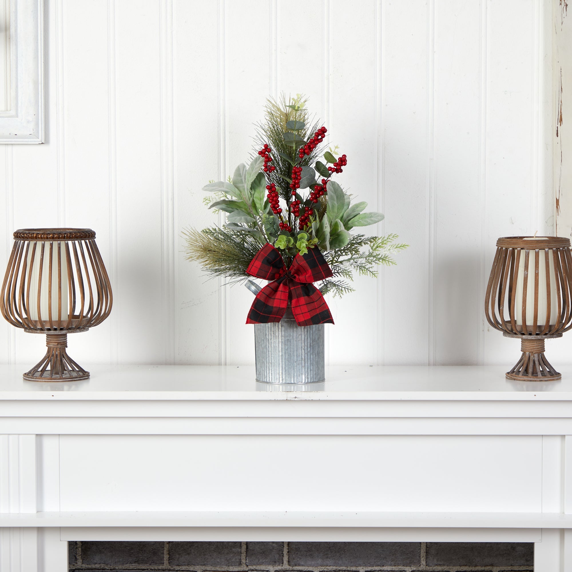 20" Winter Greenery with Pines and Berries | Zigeze