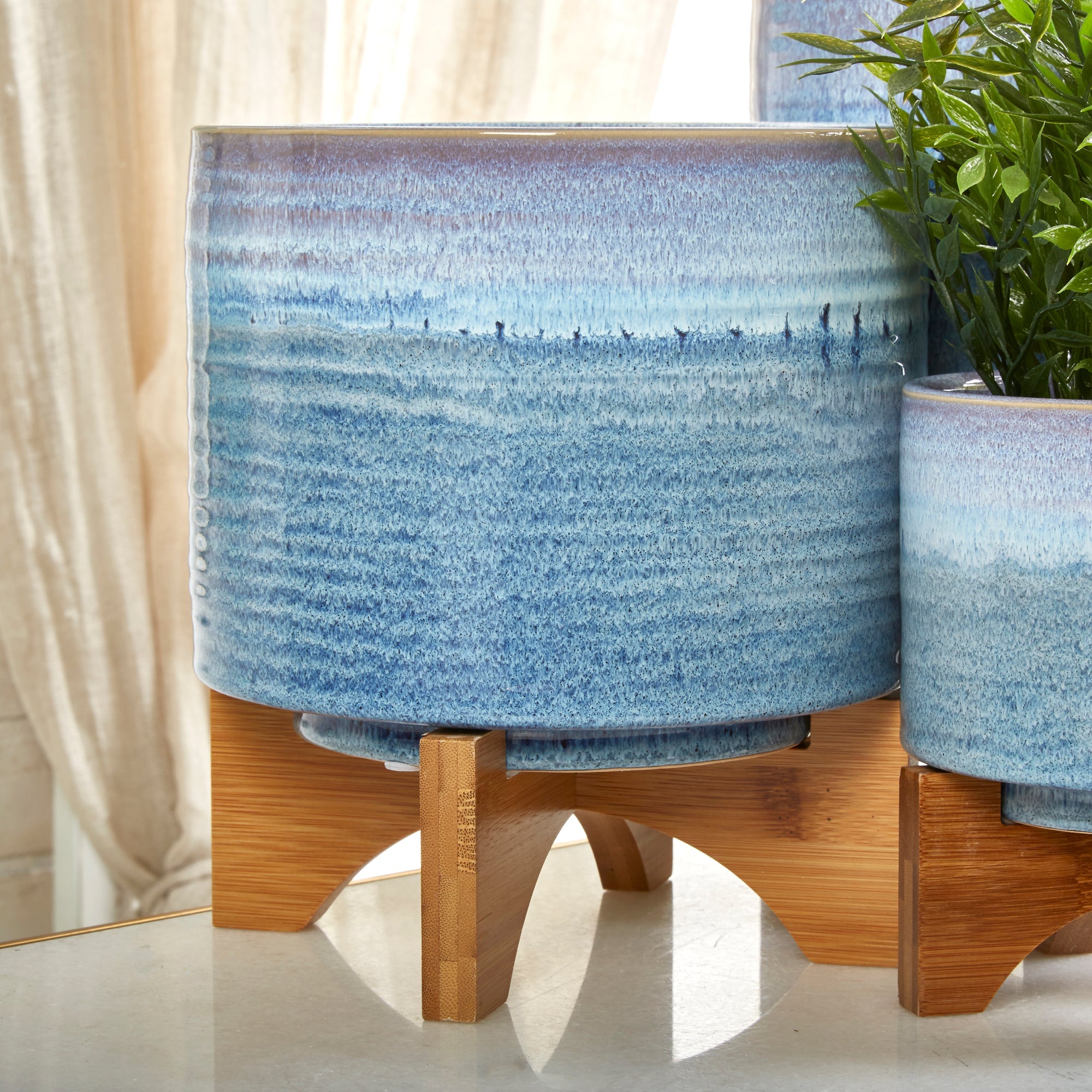 Ceramic 8" Planter On Stand, Blue Fade | Zigeze